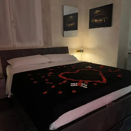 Gold House Apartment