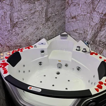 Gold House Apartment