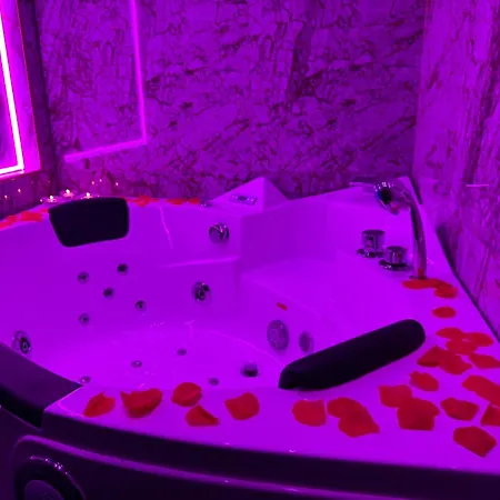 Gold House Apartment Rom