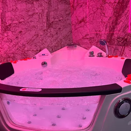 Gold House Apartment